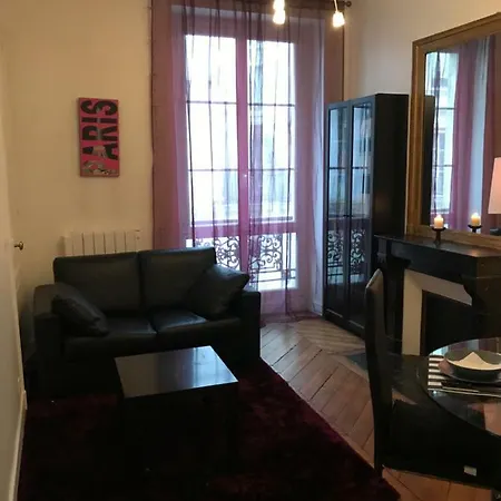 Lovely 40m2 Flat In The Heart Of Montmartre *